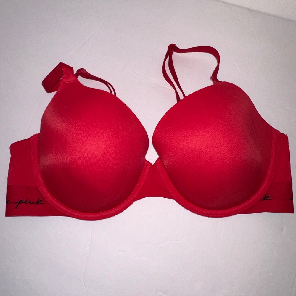 VS PINK everywhere wear T-shirt bra in red and black size 36D